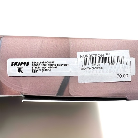 SKIMS Seamless Sculpt Scoop Neck Thong Bodysuit in Sienna - Picture 6 of 6